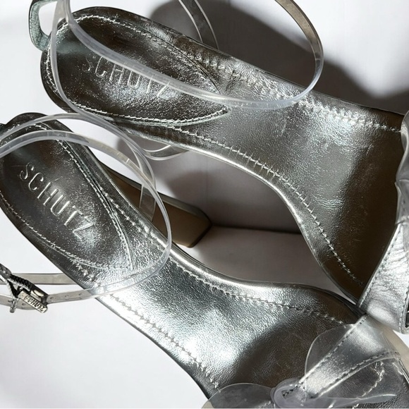 🌻New w/tag Schutz "Elyda" Silver Metallic Leather Heels w. Clear Bow Size 8.5 - Picture 9 of 13